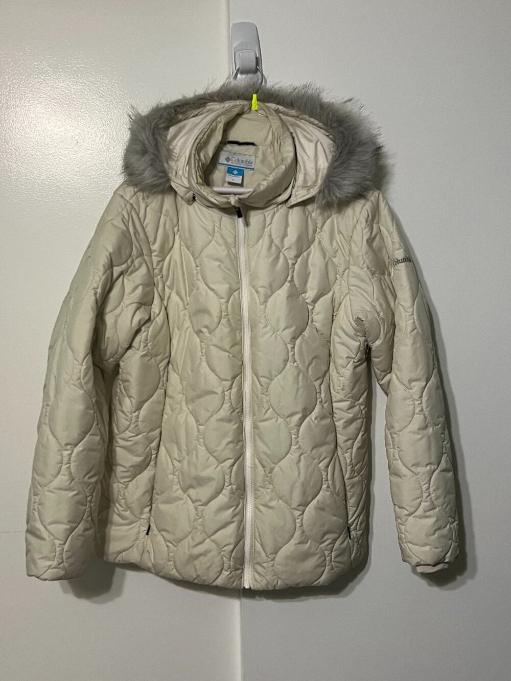 Columbia women's insulated winter jacket XL